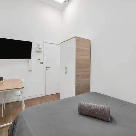 The Grand M London City Room photo